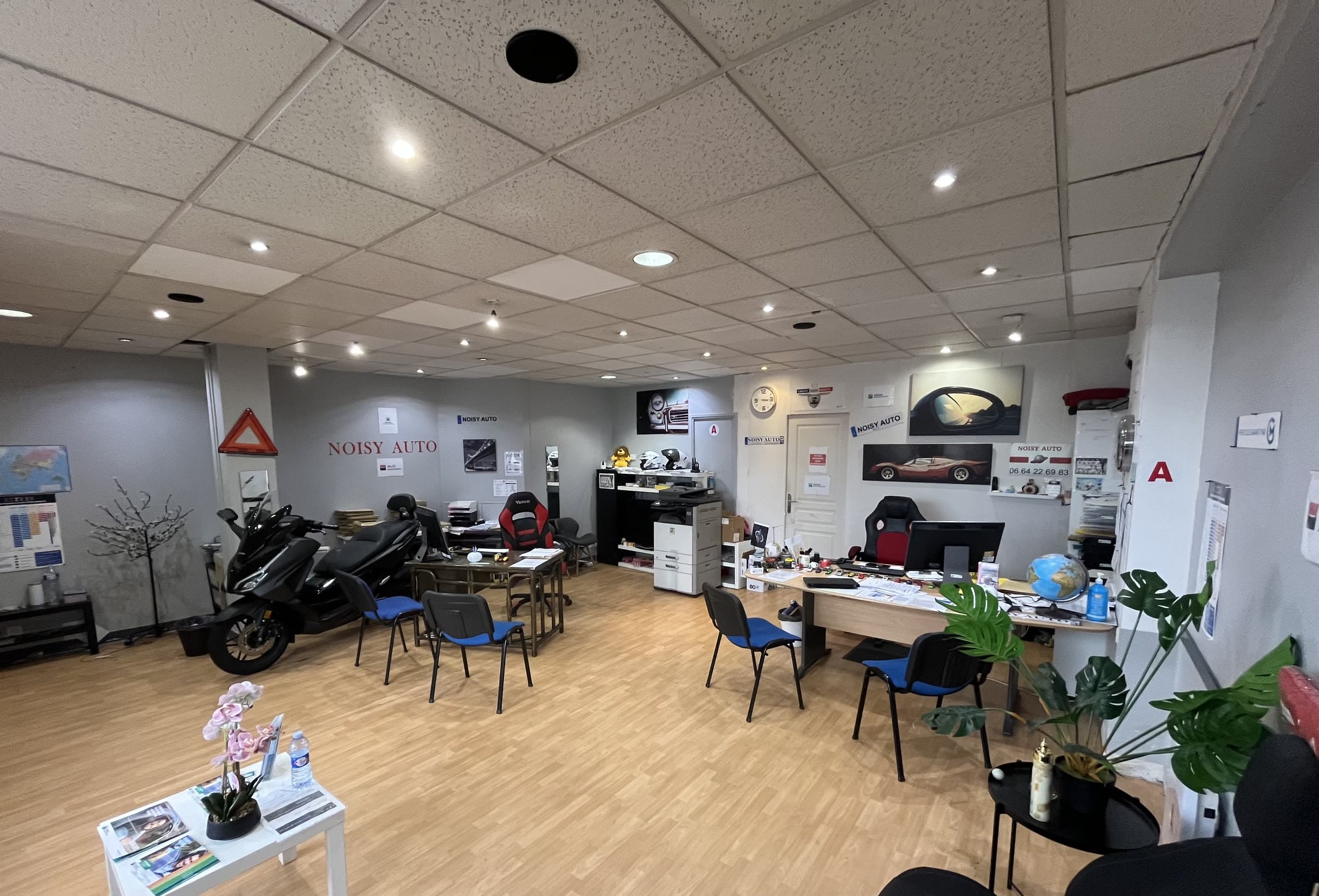 Vue d’ensemble du local NOISY AUTO à Noisy-le-Grand